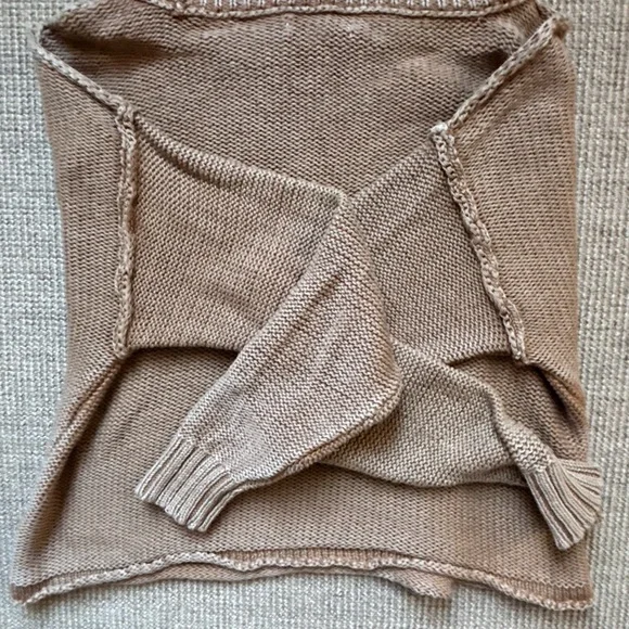 Women's Tan American Eagle Sweater Size Medium 100%Cotton - Picture 4 of 8